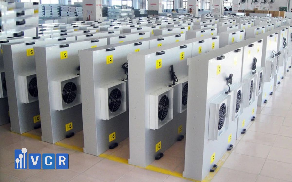 How to calculate the air flow rate in a room