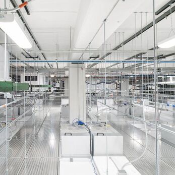 Unveiling the Advantages of FFU Systems in Cleanrooms